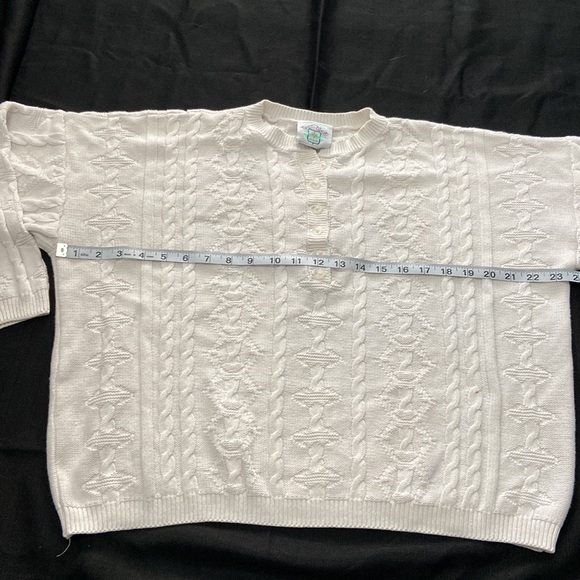 Vintage White Cable Knit Cropped Button-Down Sweater - Picture 10 of 15